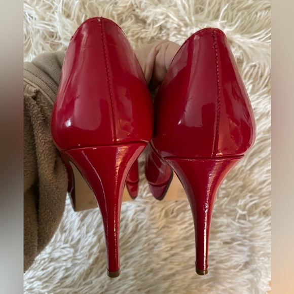 Red Patent pumps by Delicious size 8 - Picture 3 of 7